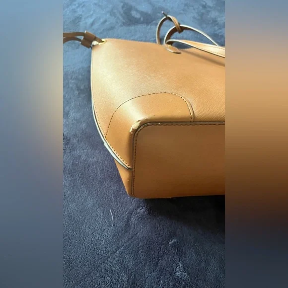 Michael Kors Tote Bag - Picture 12 of 14